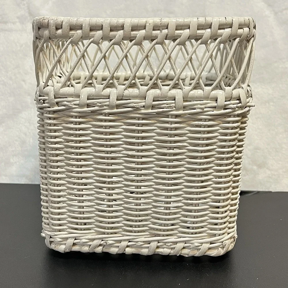 Vintage White Wicker Tissue Box Holder Cover Vanity Waste Basket Cottage Country